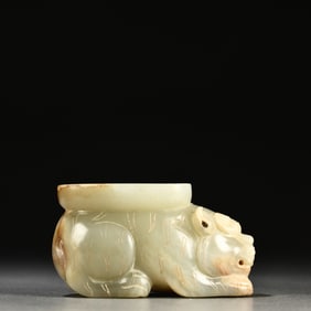 A delicate ornament of the ancient jade beast