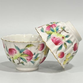A pastel Ruiguo pattern sunflower cup made in the Tongzhi year of the Qing Dynasty