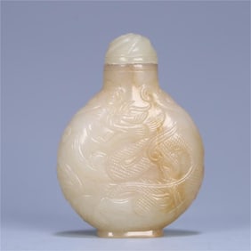 A beautiful Hetian jade dragon pattern snuff bottle