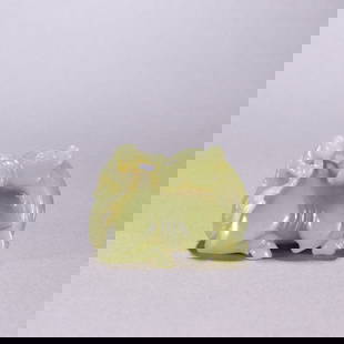 A Hetian topaz horse ornament from the Qing Dynasty: Hetian topaz horse ornaments of the Qing Dynasty Size: H:4.5cm W:6.2cm W:124.3g (The Dimensions Of All Batches Are Manually Measured.If You Need More Detailed Information, Please Contact Our Customer