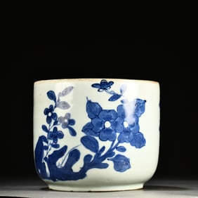A blue and white flower incense burner made in the Kangxi era