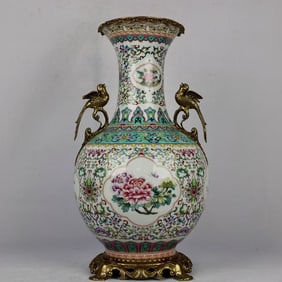 A beautiful pastel window flower bird inlaid with bronze flower and bird amphora appreciation vase