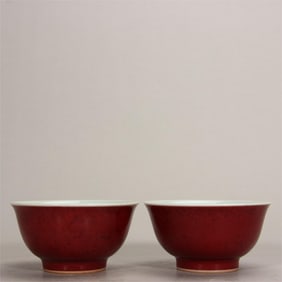 A small bowl with red glaze made in the Qianlong period of the Qing Dynasty
