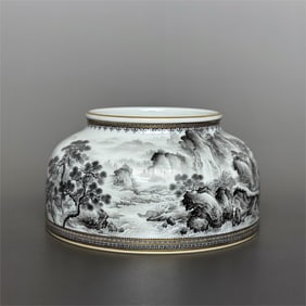 A piece of ink color gold-painted pattern made by Yongzheng in the Qing Dynasty border landscape