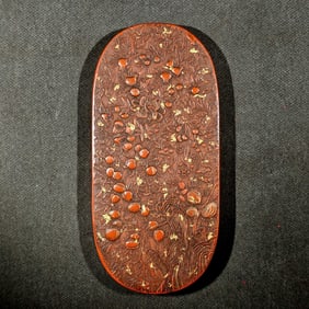 A piece of exquisite spring and autumn fruit cinnabar sprinkled with gold ink
