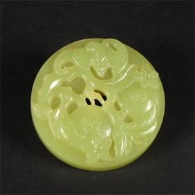 A beautiful Hetian topaz Fushou Sanduobi