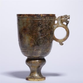 An ancient jade dragon pattern gold-covered goblet from the Ming Dynasty