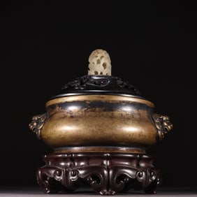 A copper-tired double lion's ear aroma burner in the Qing Dynasty
