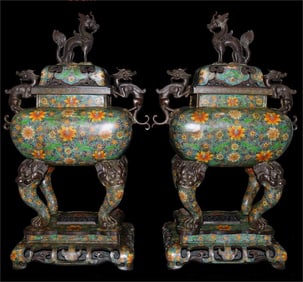 A hand-cloisonné enameled cloisonné three-layer dragon ear smoker
