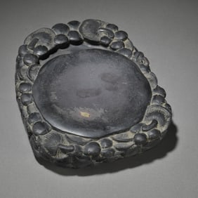 A Chen Zhuo Inscribed of the old pit end stone mushroom pattern inkstone