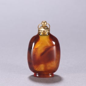 A fine amber snuff bottle