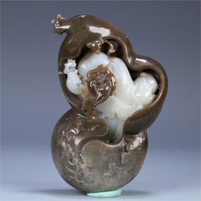 A Xinjiang Hetian jade seed material carving birthday gourd ornament made in the Qianlong period of