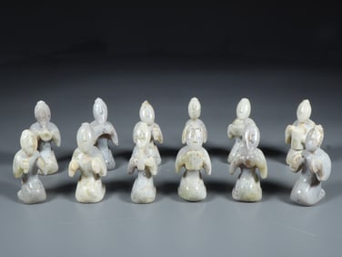 A Han Dynasty Hetian jade gray skin twelve jade nobles served
