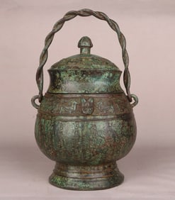 A bronze beam of the Western Zhou Dynasty