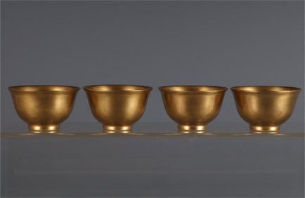 A set of gilded teacups made in the Yongzheng era of the Qing Dynasty