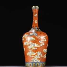 A Qing Dynasty copper tire cloisonné painting enamel auspicious crane auspicious cloud vase