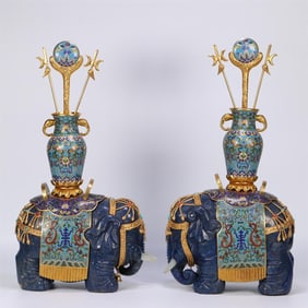 A pair of Qing Dynasty court ornaments lapis lazuli cloisonné Taiping Shengxiang ornaments