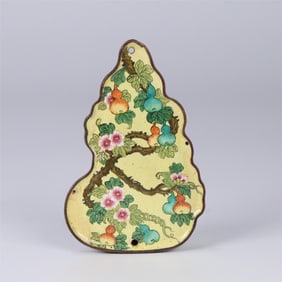 A bronze tire painting enamel gourd card from the Qing Dynasty