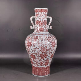 A glazed red entwined lotus pattern amphora made in the Qianlong period of the Qing Dynasty