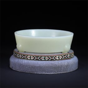 A beautiful Taoist Bagua pattern three-legged furnace ornament