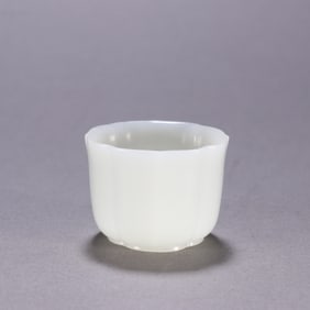 A beautiful Hetian jade sunflower cup