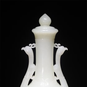 A beautiful double phoenix baggage bottle ornament