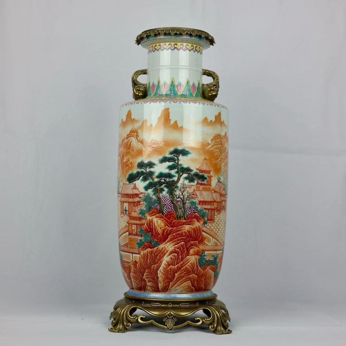 A beautiful pastel landscape bronze pomegranate amphora bottle: Exquisite pastel landscape bronze pomegranate amphora mallet bottle Size: H:59cm Mouth D:16cm D:21cm Bottom:24cm (The Dimensions Of All Batches Are Manually Measured.If You Need More Detailed Informat