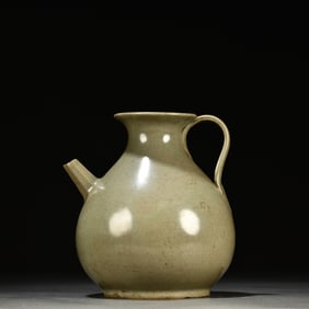 A Yue kiln pot in the Tang Dynasty