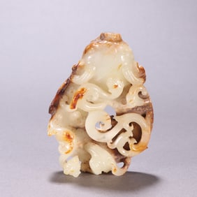A piece of ancient jade dragon pattern jade in the Han Dynasty