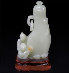 A beautiful Hetian jade and two immortal vases