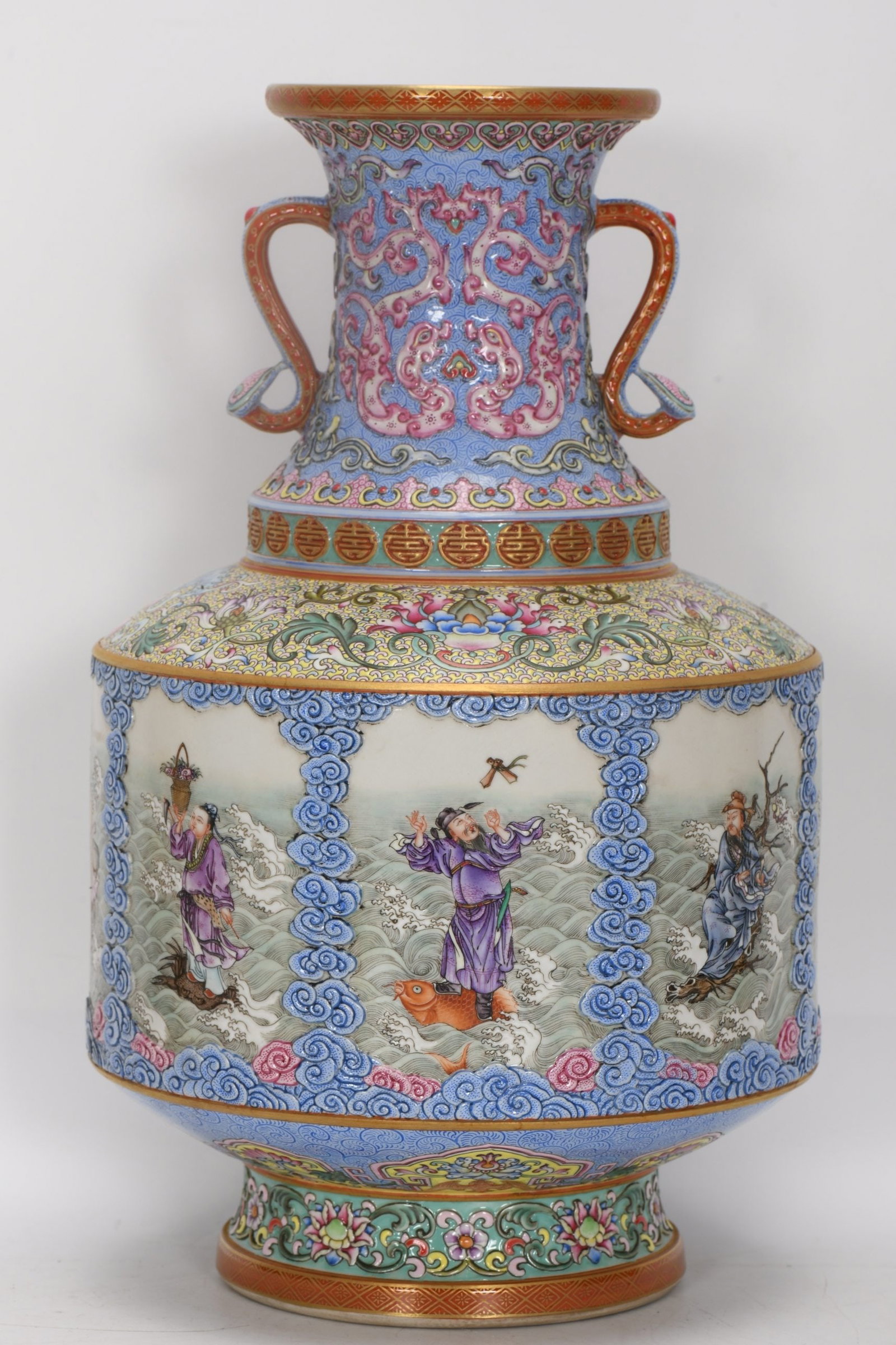 A beautiful enamel carved window Eight Immortals Ruyi amphora: Exquisite enamel carved window Eight Immortals Ruyi amphora Size: H:31.cm Belly diameter:20cm Bottom:12.6cm (The Dimensions Of All Batches Are Manually Measured.If You Need More Detailed Information,