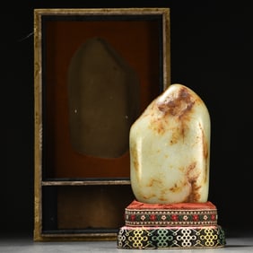 A beautiful Hetian jade seed material rough ornament