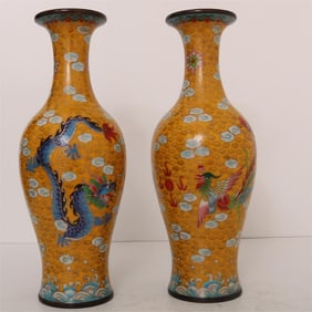A cloisonné dragon and phoenix Guanyin vase made of pure cloisonné enamel
