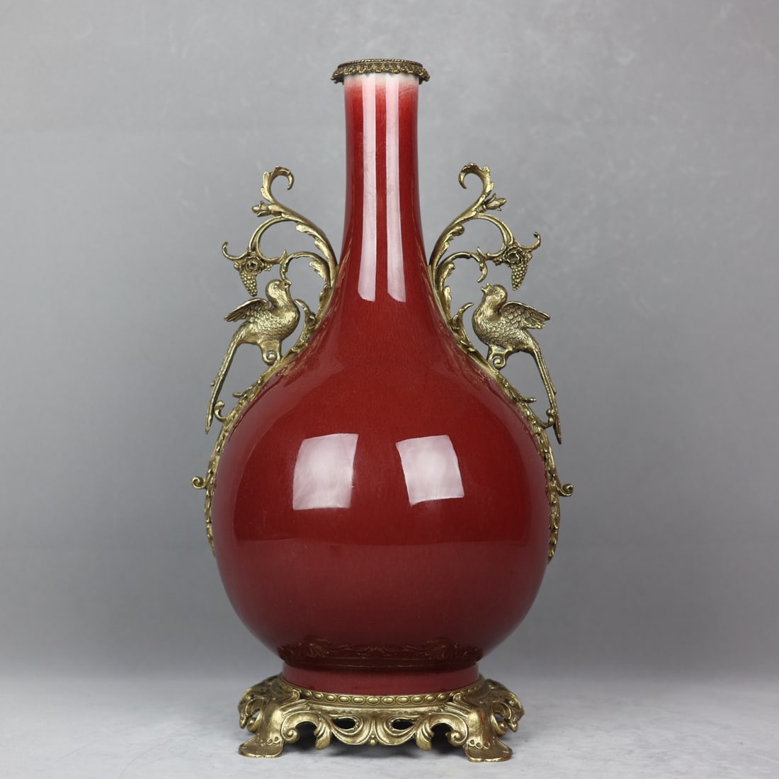 A beautiful Lang red glazed copper-inlaid flower and bird amphora bottle: Exquisite Lang red glazed copper inlaid flower and bird amphora bottle Size: H:48cm Mouth D:7cm D:25cm Bottom:20cm (The Dimensions Of All Batches Are Manually Measured.If You Need More Detailed Inform