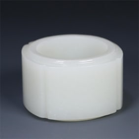 A piece of exquisite Hetian jade cong