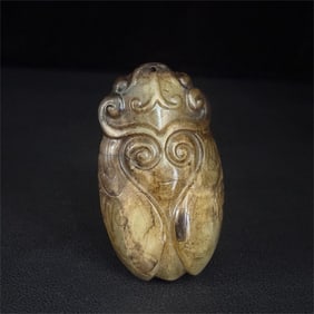 A beautiful Hetian jade cicada