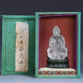 A natural crystal Buddha of the Qing Dynasty was originally matched with a jasper base