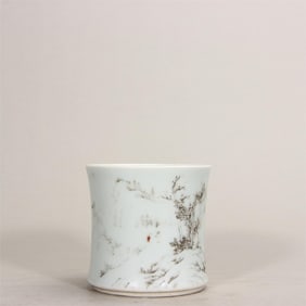 A pen holder of ink color landscape characters in the Qing Dynasty