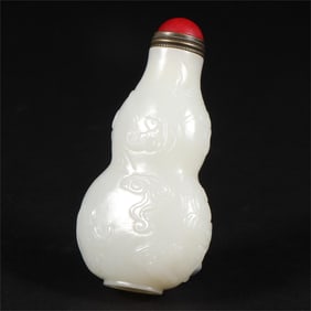 A beautiful Hetian jade Fulu snuff bottle