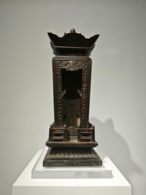 An agarwood Buddha shrine from the Qing Dynasty