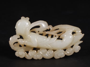 A beautiful Hetian jade flying ornament