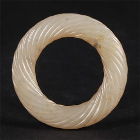 A Han Dynasty Hetian jade seed material twisted silk pattern ring