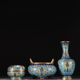 A copper-tired cloisonné furnace bottle box from the Qing Dynasty