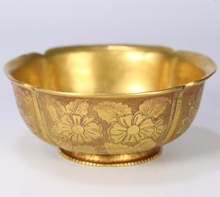 A beautiful copper-gilt flower and bird pattern begonia bowl