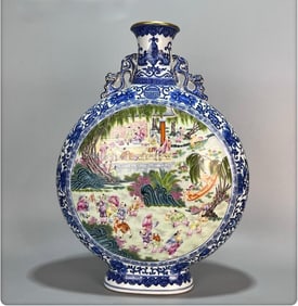 A blue and white consecration made in the Qianlong period of the Qing Dynasty plus a hundred