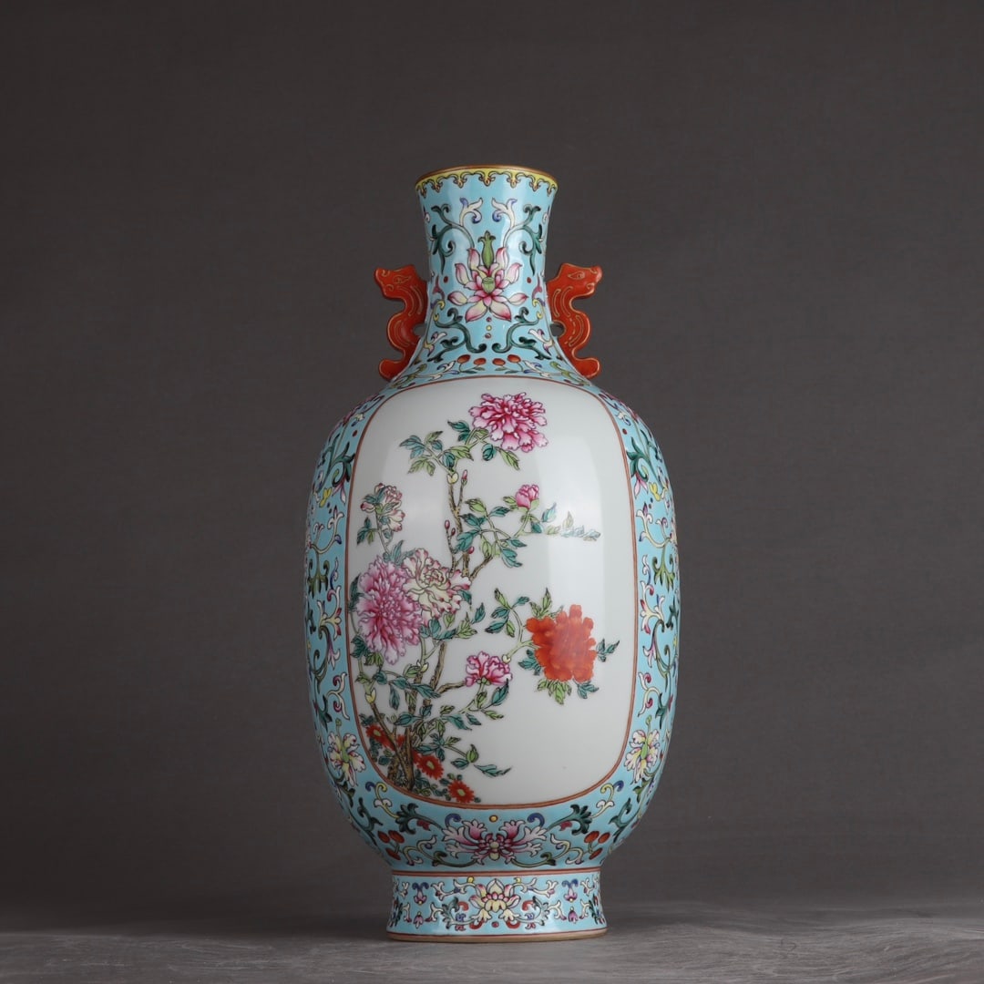 A turquoise green lotus flower amphora made in the Qing Dynasty Jiaqing year: Qing Dynasty Jiaqing year turquoise green space entwined lotus window flower amphora Size:H:30.3cm Belly D:14.5cm (The Dimensions Of All Batches Are Manually Measured.If You Need More Detailed Informa