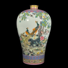 A Qing Dynasty Yongzheng year enamel color ancient moon pavilion hundred birds to the phoenix plum
