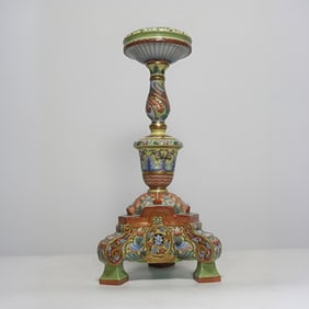 A candlestick with foreign color carved flowers and gilded candlesticks of the Yongzheng style of