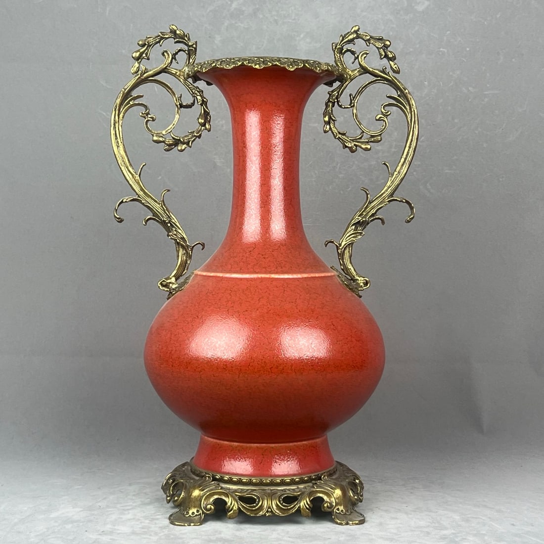 A fine orange peel, rust, red glazed copper-inlaid lace amphora: Exquisite orange peel rust red glazed copper lace amphora appreciation vase Size:H:45.5cm Mouth D:15.5cm D:29cm Bottom:19.5cm (The Dimensions Of All Batches Are Manually Measured.If You Need More Deta