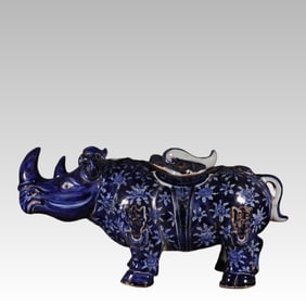 A blue and white floral pattern rhinoceros made in the Xuande era of the Ming Dynasty